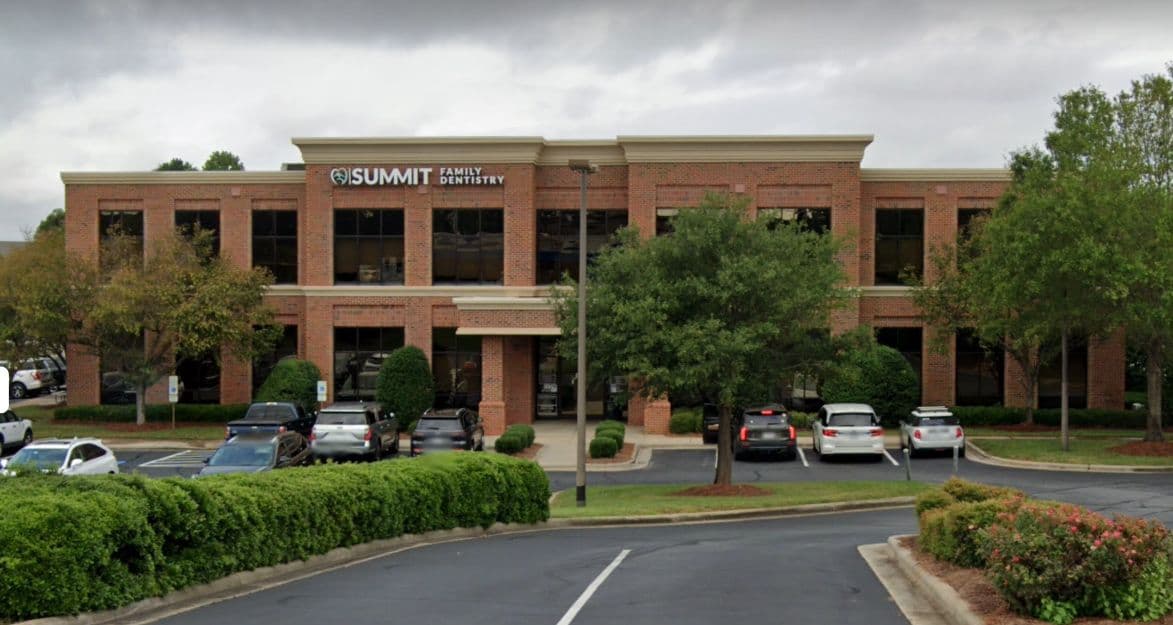 Summit Family Dentistry building exterior and signage