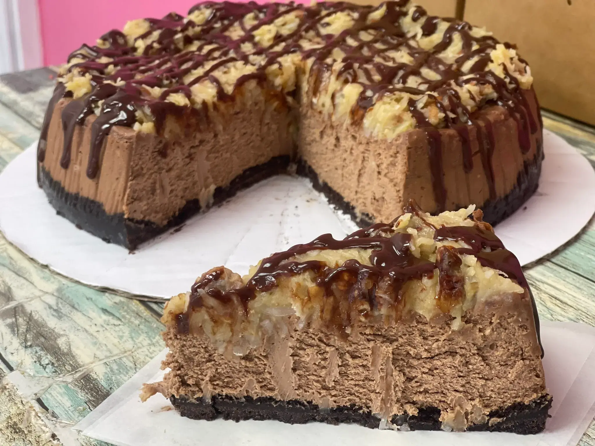 Chocolate cheesecake with nuts and drizzle