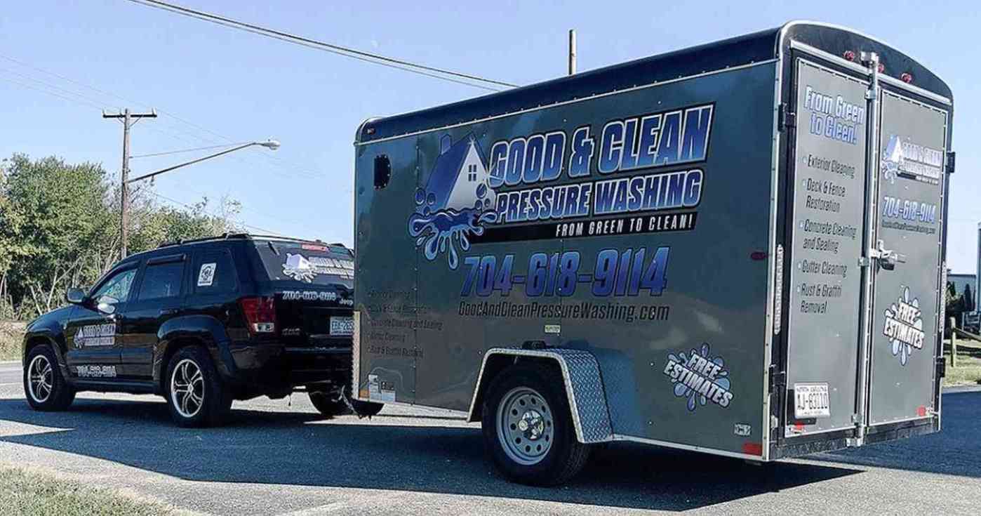 Pressure washing service truck and vehicle
